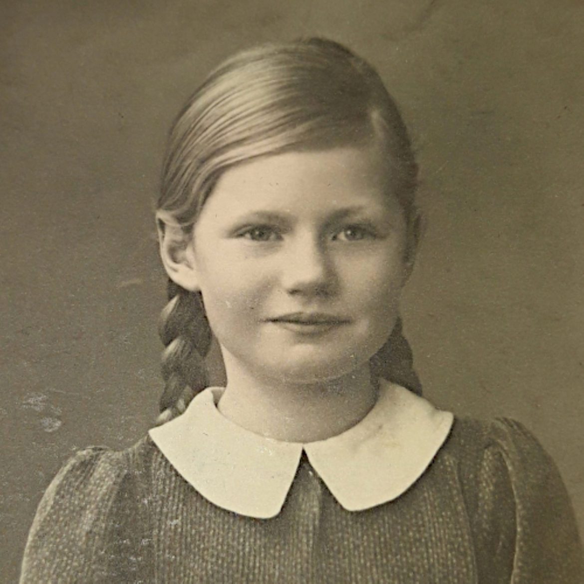 Friederike als junges Mädchen, Zeitzeugin
